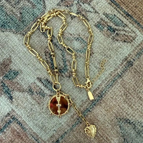 Electric picks gold necklace - Picture 2 of 5